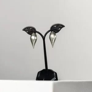 Shankh inspired oxidised stud