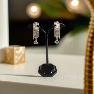 Parrot design oxidised stud