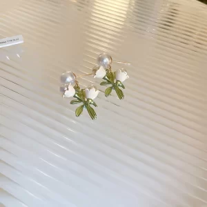Sweet Flower Inlay Alloy Artificial Pearls Ear Studs